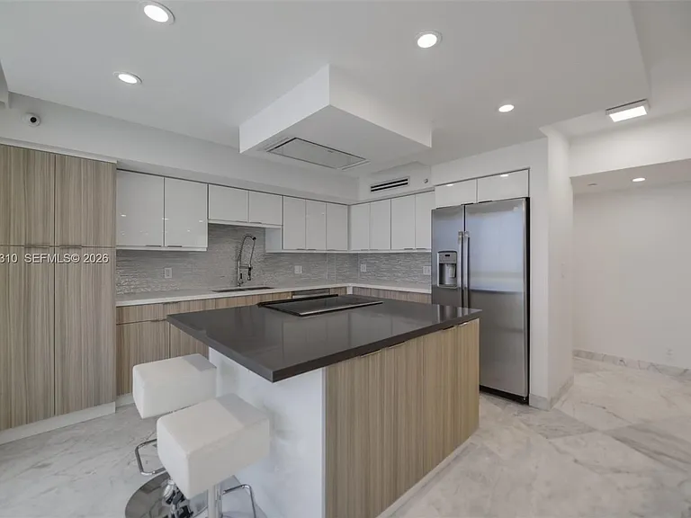 19195 NE 36th Ct #2707 — Photo 3