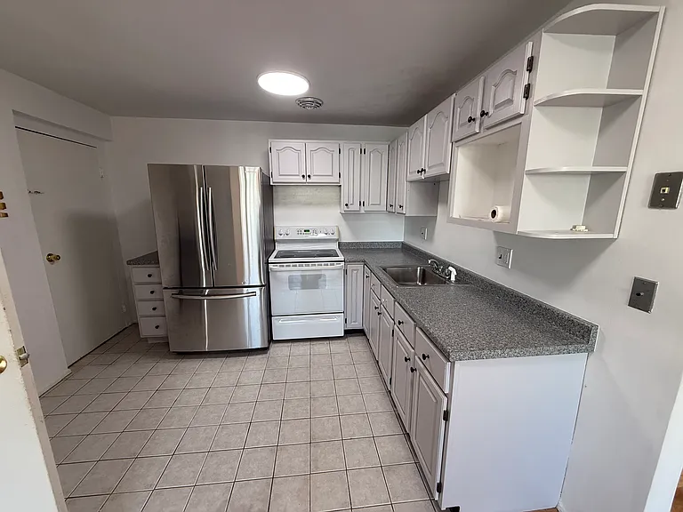 38 Carey Ave #6 — Photo 2