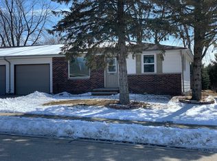 1387 Edgewood Dr, Kaukauna, WI 54130