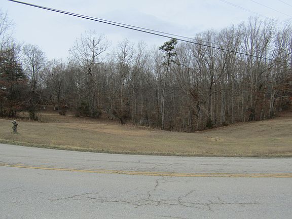 4th image of 3200 Sandhill Rd