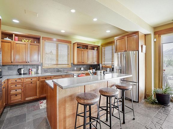 4th image of 127 Hillside Drive