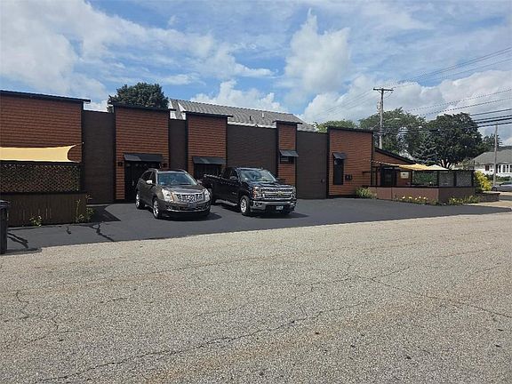 4th image of 609 Armistice Blvd