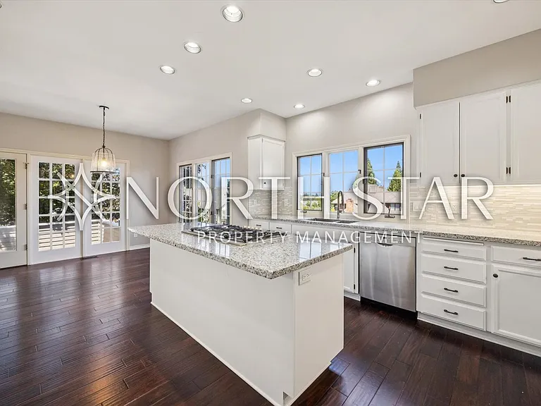 2055 Ridge Pointe Dr — Photo 13