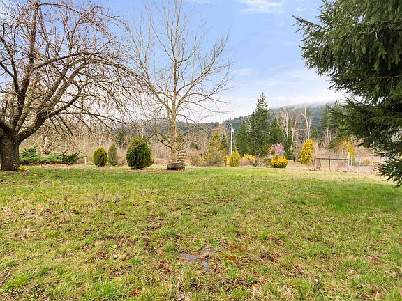 3rd image of 290 Colter Rd