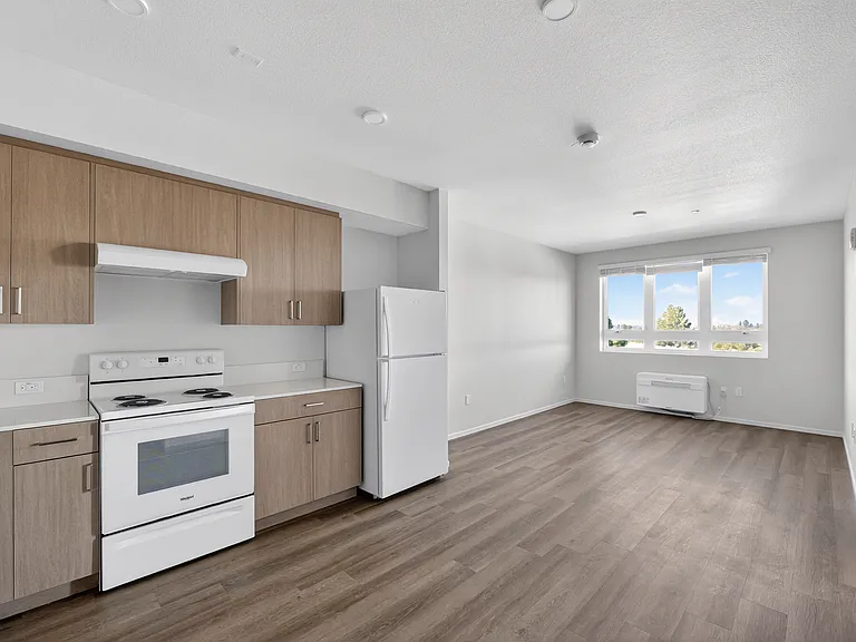 Dry Creek Crossing Apartments — Photo 13