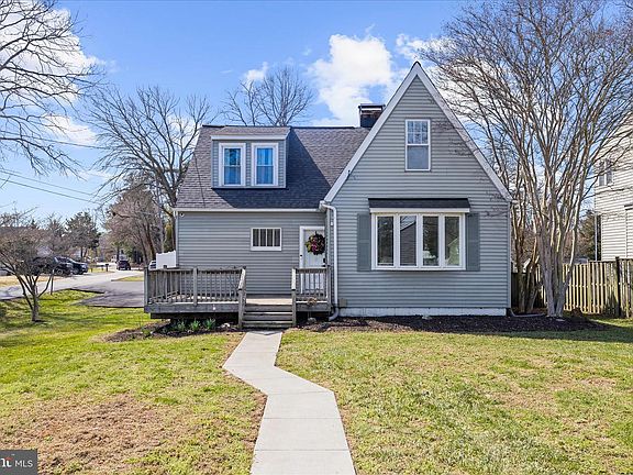 2nd image of 1217 Valley Rd