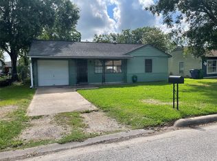 317 Evans St, Angleton, TX 77515