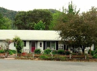 1100 N 4th Ave, Gold Hill, OR 97525