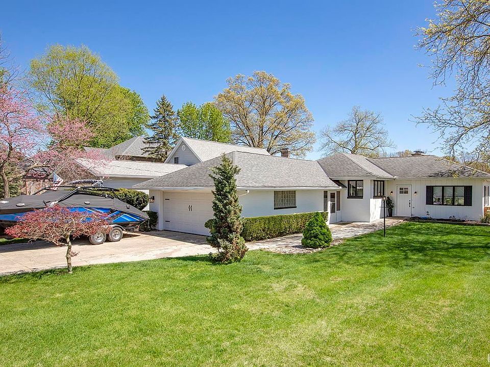 1st image of 22956 Greenleaf Blvd