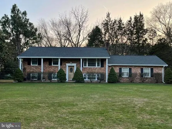 813 Cedarcroft Dr, Millersville, MD 21108