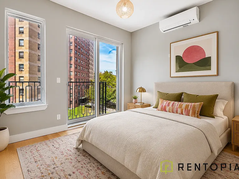 924 De Kalb Ave #2V — Photo 4
