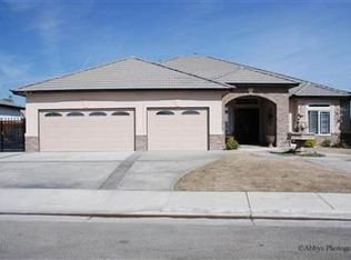 12506 Hawaii Ln, Bakersfield, CA 93312