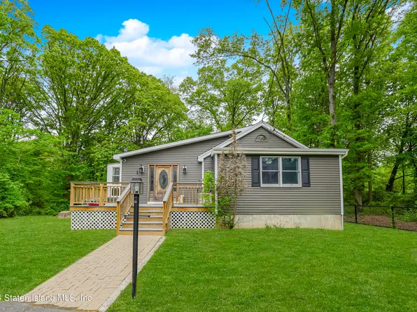 25 Ficarelle Dr, Staten Island, NY 10309