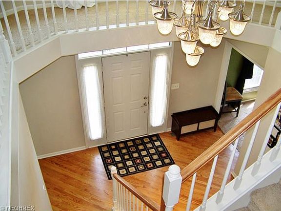 2nd image of 456 Pheasant Knoll Cir