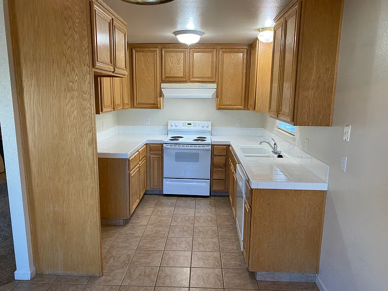 1918 Central Ave #1918 — Photo 8