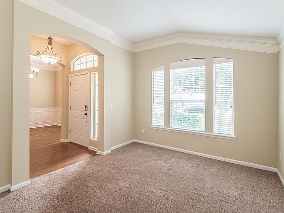 2nd image of 1909 Abercrombie Ln
