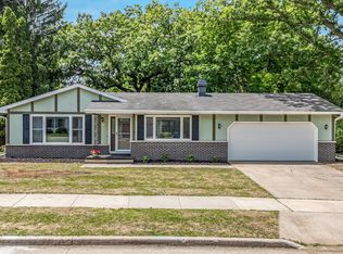 1735 Arlington Dr, Oshkosh, WI 54904