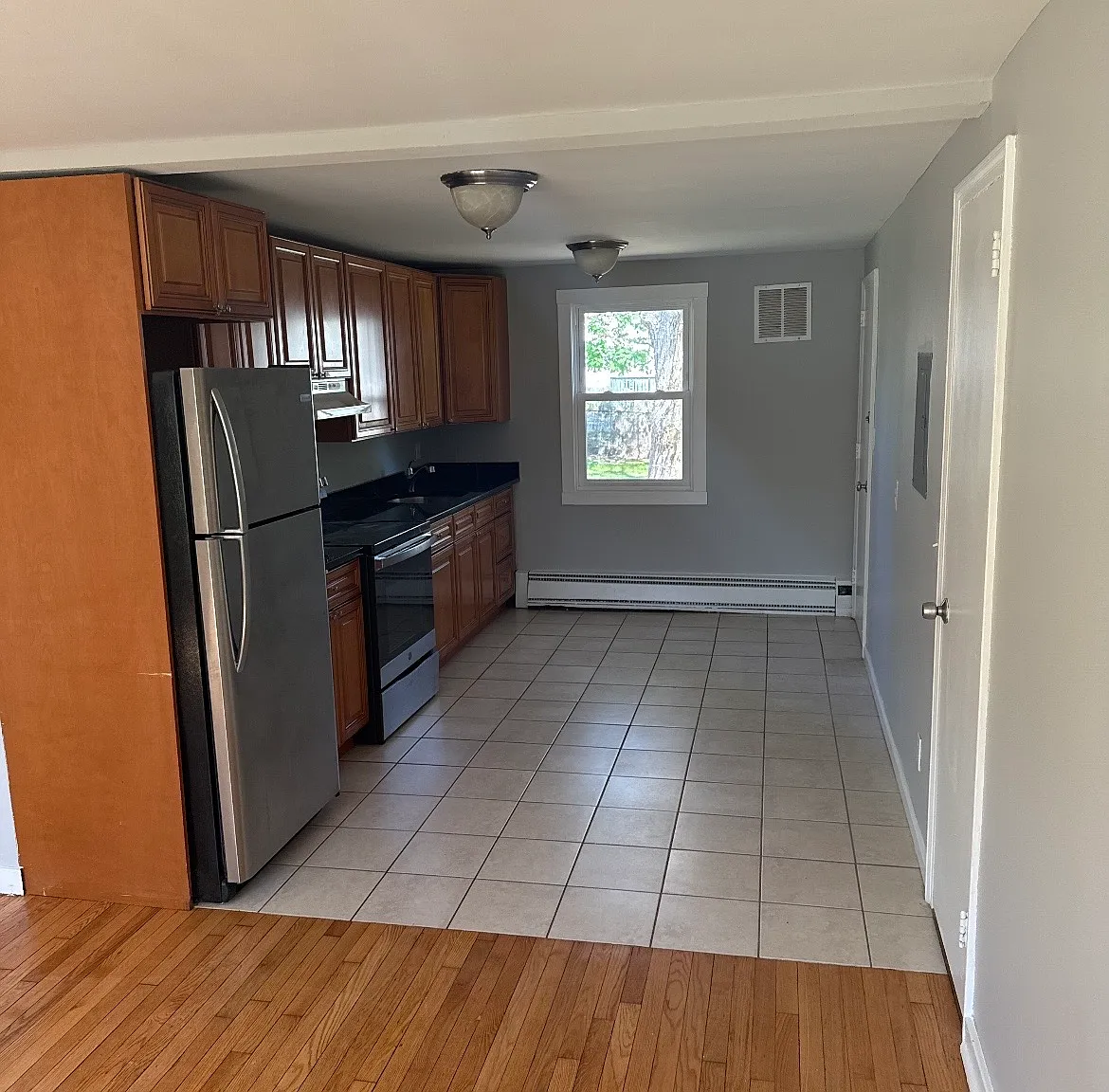 2 bed, 800 sqft, $2,050 — Photo 4