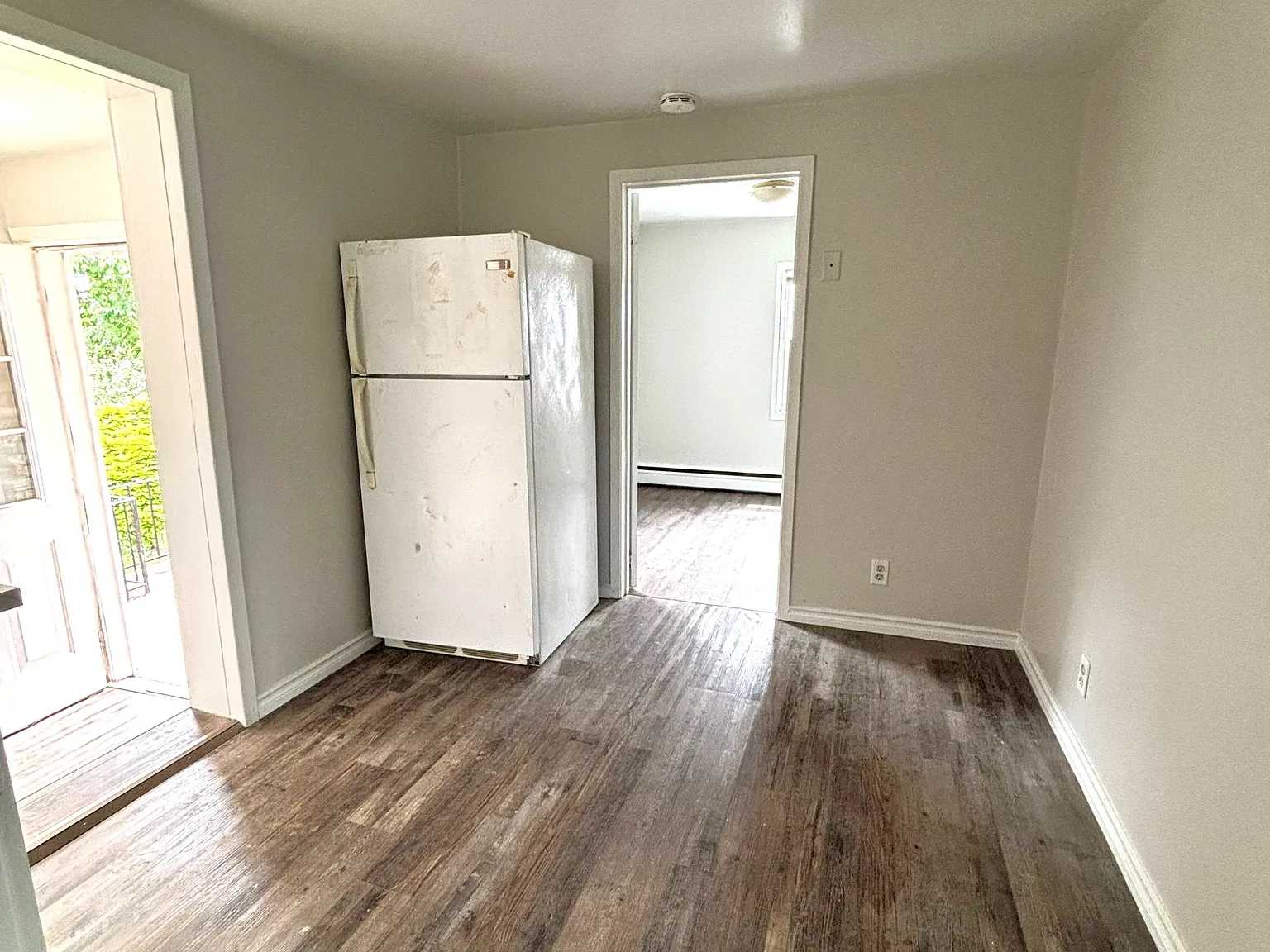 352 Park Ave - 3 — Photo 2