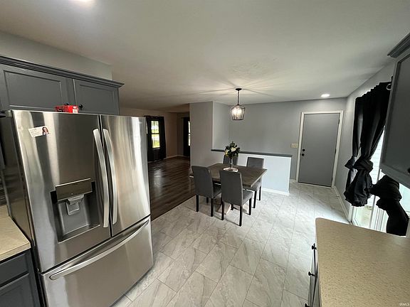 5th image of 23593 Nora St