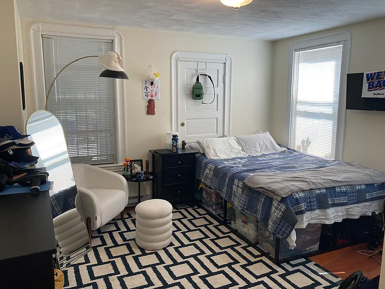 8 Garrison Ave #7 — Photo 12