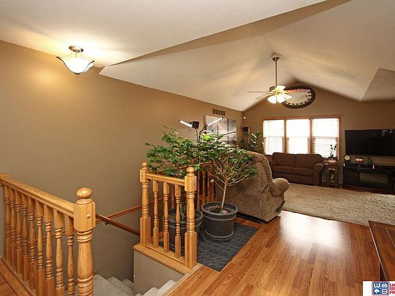 3rd image of 6020 S 81st St
