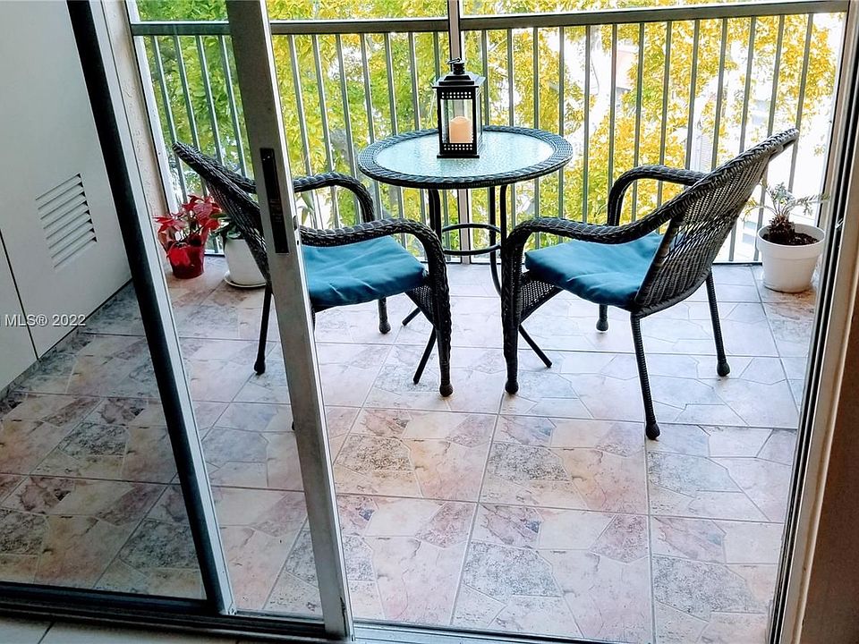 1st image of 8353 Lake Dr APT 402