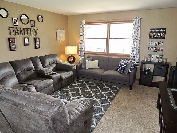 3rd image of 134 Crestview Dr