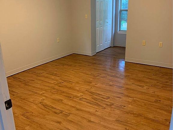 4th image of 43 E Heights Ave #B
