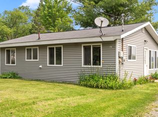 1388 Beach Komer Poin, Gaylord, MI 49735