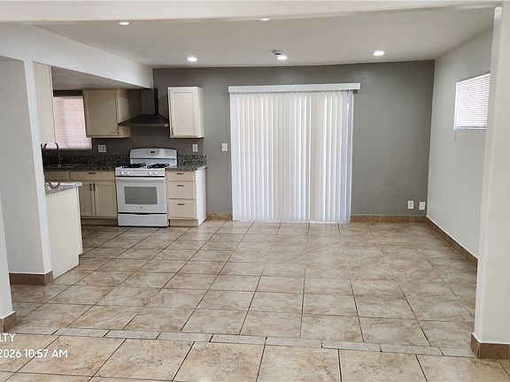 4th image of 4709 Heidi Cir