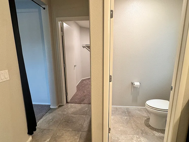 White Opal St — Photo 15