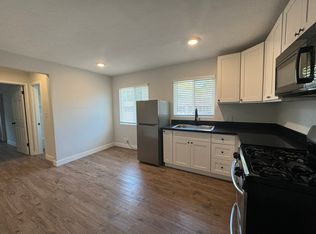 1386 Ximeno Ave, Long Beach, CA 90804