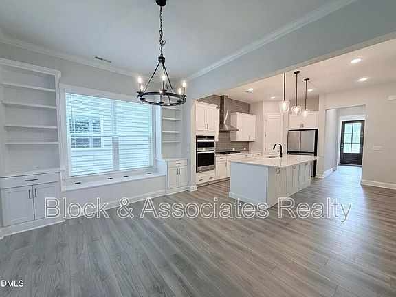 3rd image of 1028 Bravura Dr