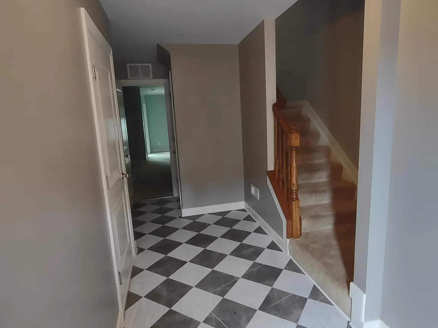 3 bed, 2.5 bath, 1392 sqft, $2,395 — Photo 2