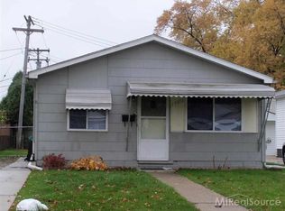 19812 Meier Rd, Saint Clair Shores, MI 48081