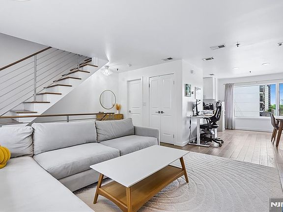 4th image of 1315 15th St #1315