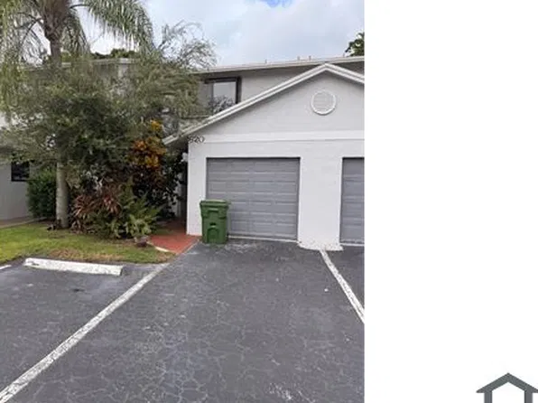 620 NW 106th Ave, Pembroke Pines, FL 33026