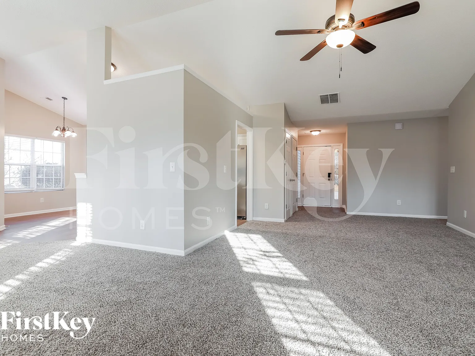 3 bed, 2.0 bath, 1777 sqft, $2,280 — Photo 3