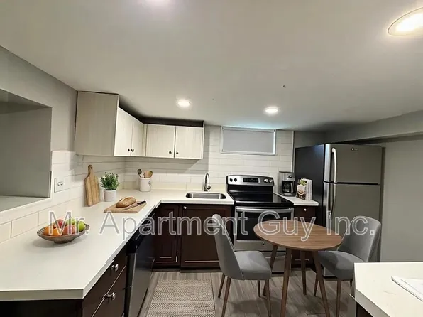26 Grandfield St, Hamilton, ON
