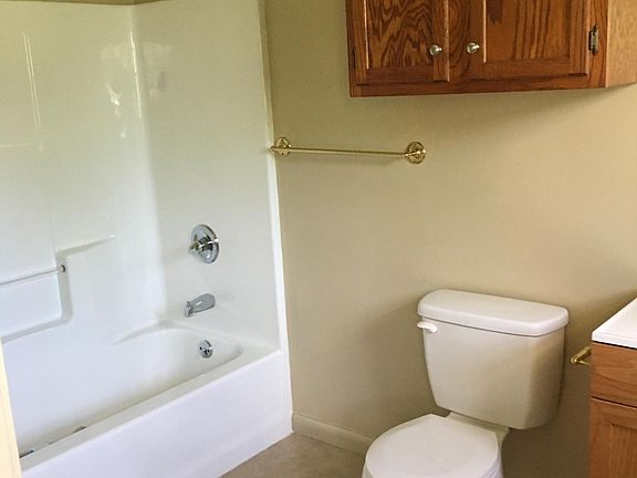 Full bathroom 2