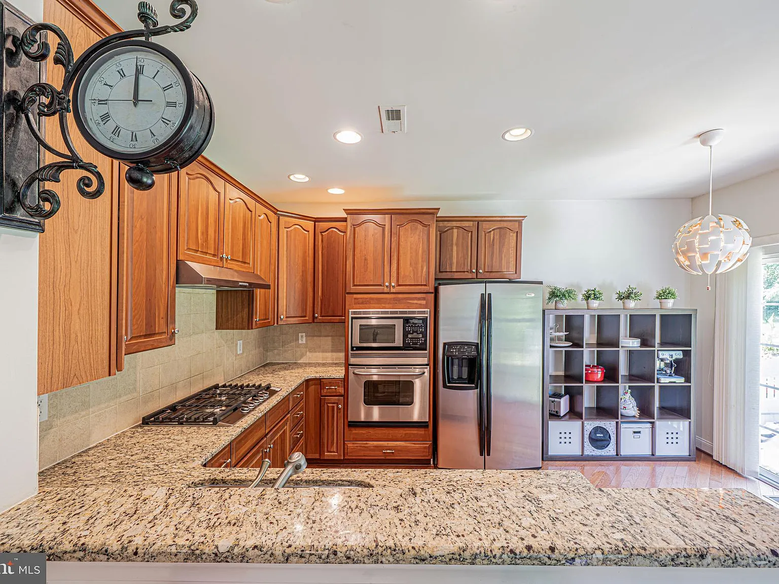 3 bed, 2.5 bath, 2788 sqft, $3,500 — Photo 4