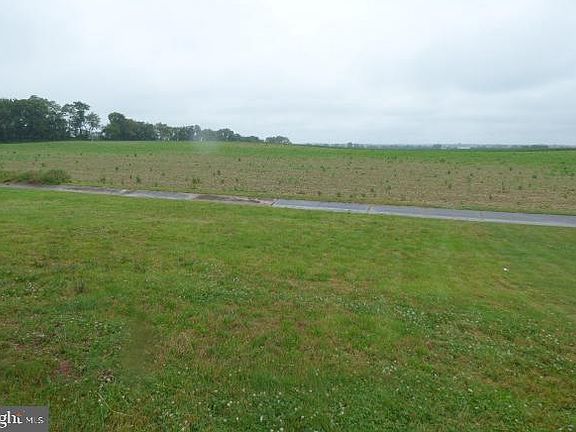 3rd image of 15339 Camden Dr