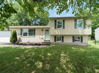7793 New Hope W, Liverpool, NY 13090