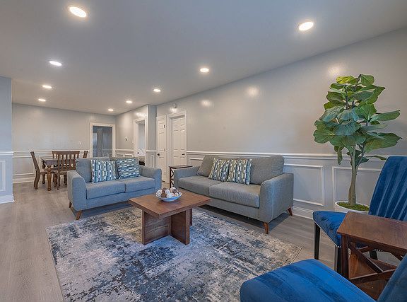 5th image of 6259 W Peterson Ave #1F
