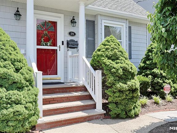 3rd image of 29 Margaret Ct