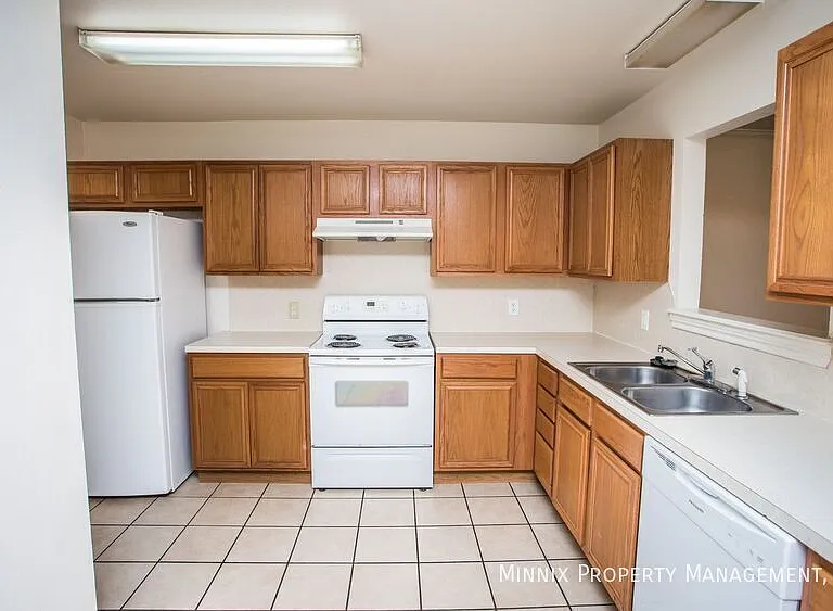 906 N Belmont Ave #B — Photo 2