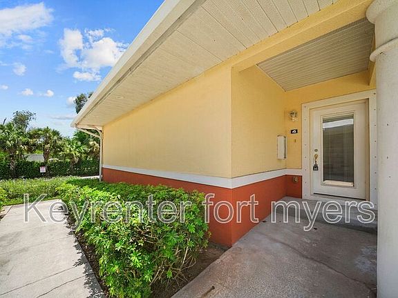 3rd image of 5370 Park Rd APT 4