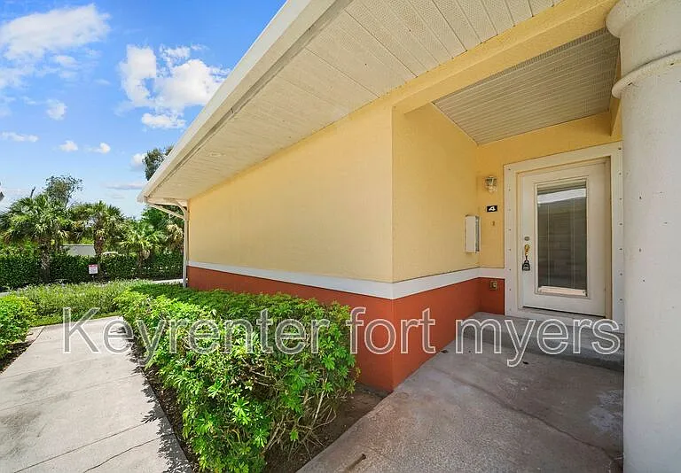 5370 Park Rd #4 — Photo 3