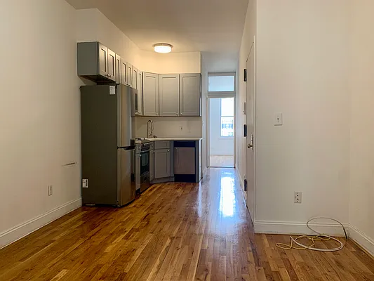 Rented by MySpaceNYC | media 24